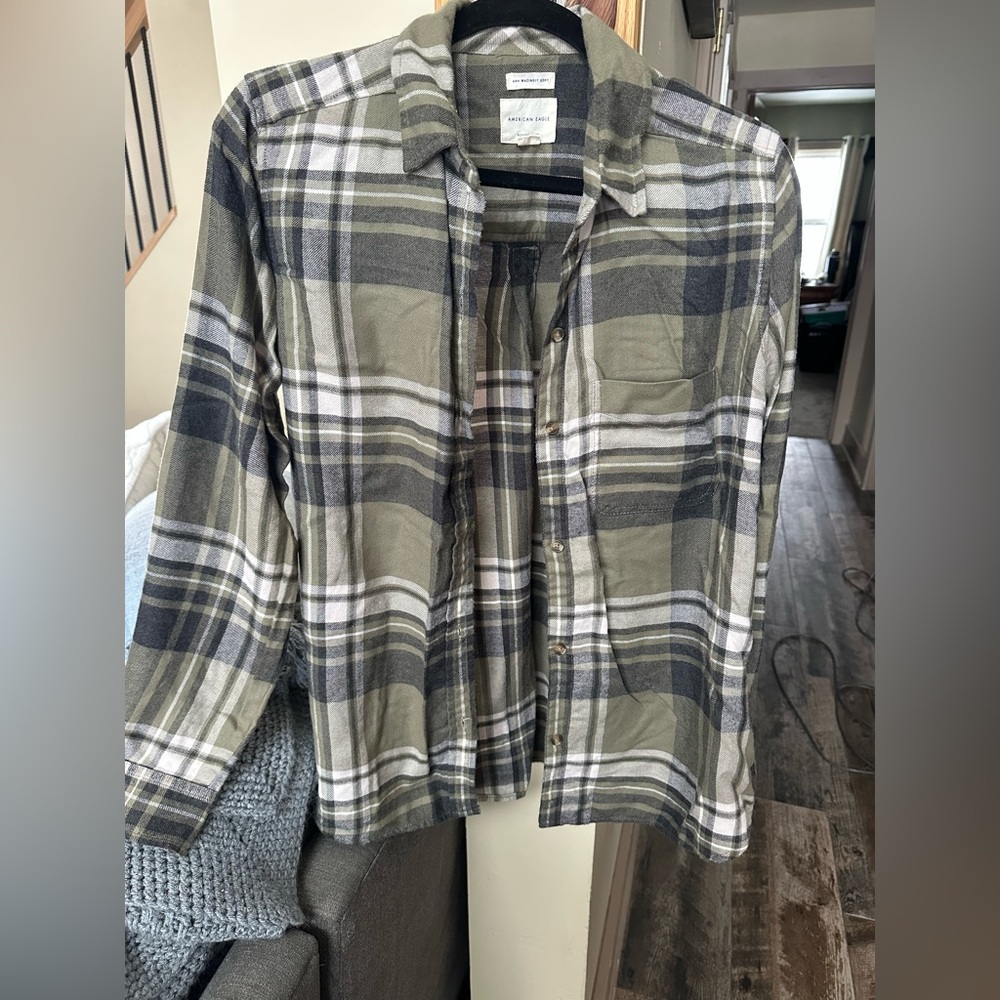 American Eagle Outfitters Flannel in Olive and Charcoal